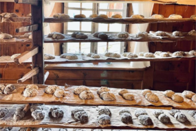 Brotbacken beim Tholerhof in Aschbach